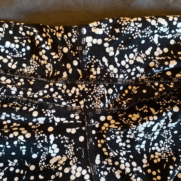 Lululemon Aligns Chirasu Black 6 - Picture 6 of 7